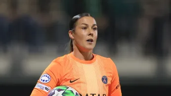 Lioness Mary Earps Steps Out: Football’s Fierce Guardian Celebrates Love and Authenticity