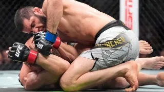 Islam Makhachev Wins 170-Pound Title, Ties UFC Record With 16th Straight Victory